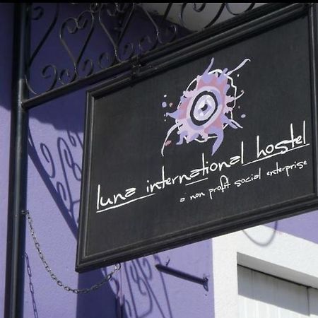 Luna International Hostel เอสเตลิ ภายนอก รูปภาพ