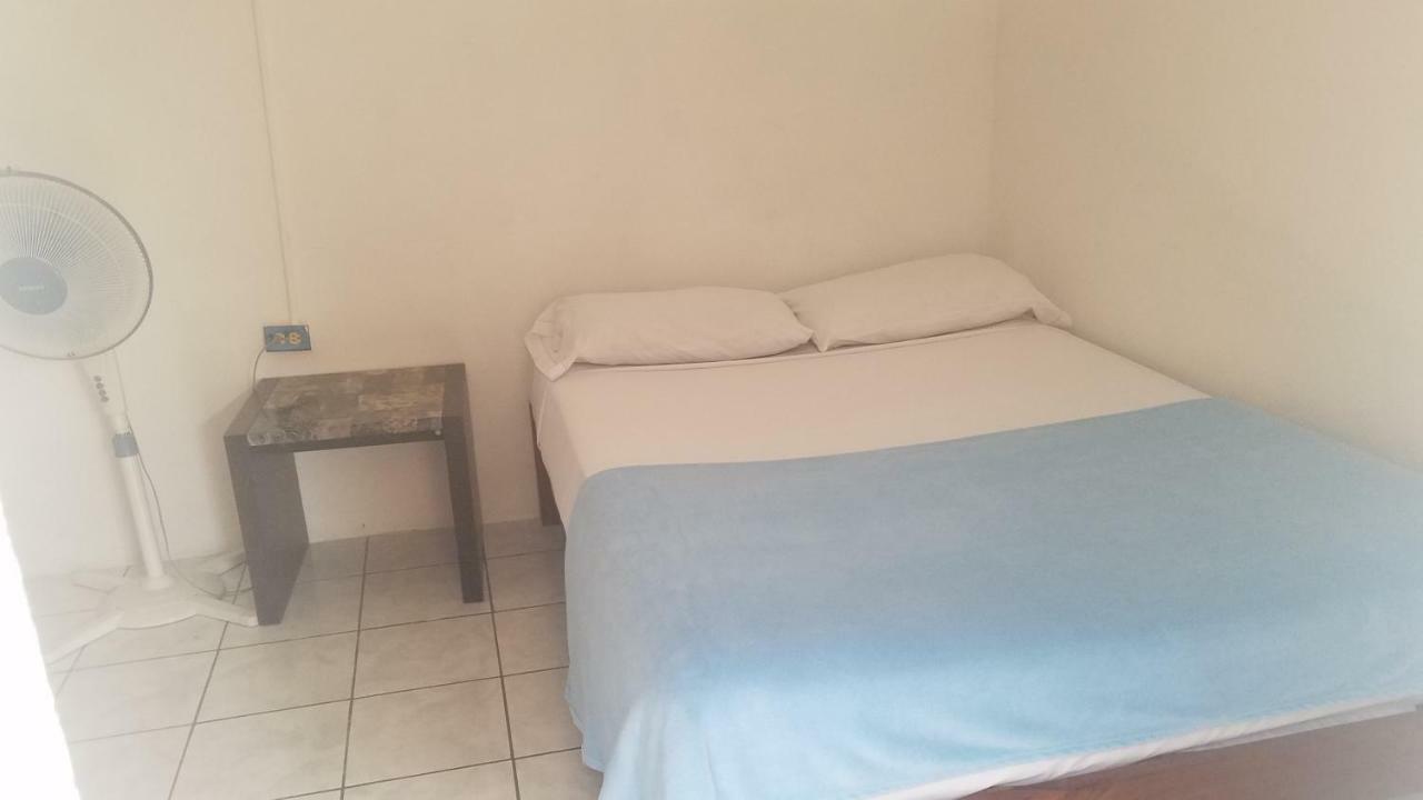 Luna International Hostel เอสเตลิ ภายนอก รูปภาพ